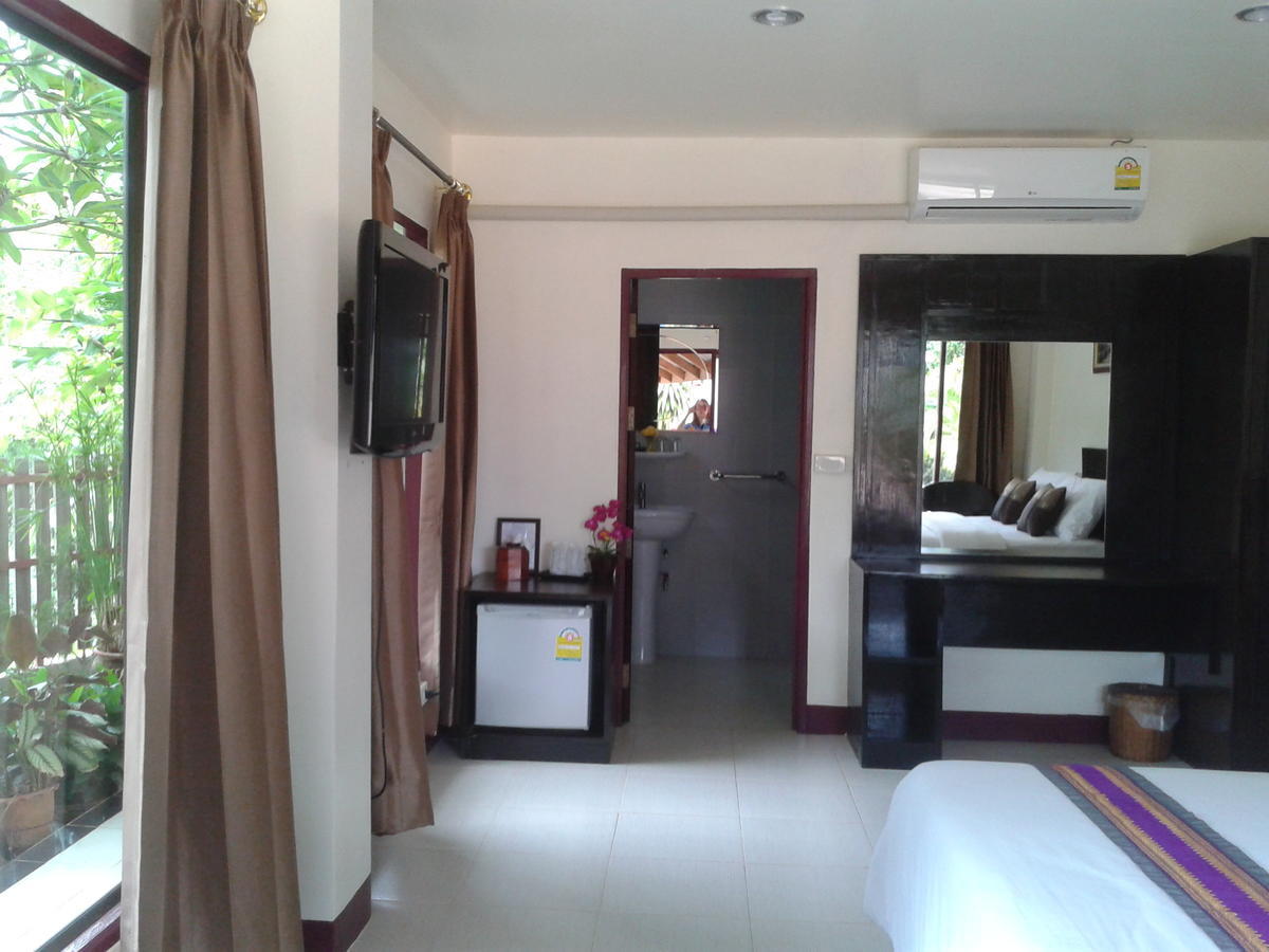 Baan Kieng Fah Resort Chongmek Ban Nong Mek  Rum bild